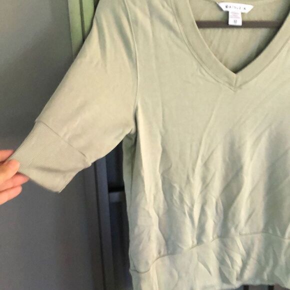 Athleta Light green V-neck soft top size XS - Picture 3 of 4